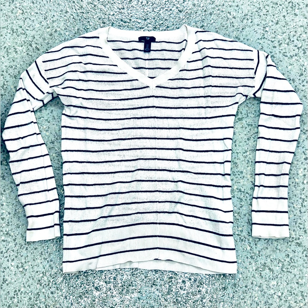 GAP Sweatshirt for Womens. Size Small, Color White/Black Stripes.